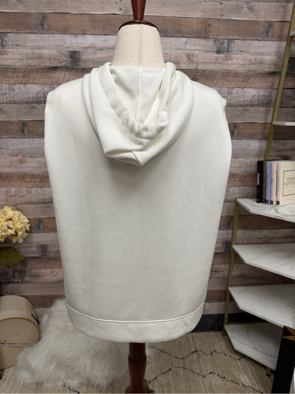 Spanx cream sleeveless w/ hoodie medium - Picture 3 of 4